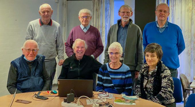 I PC-mødestedet kan selvpensionerede, folkepensionister, efterlønsmodtagere og førtidspensionister gratis få hjælp af frivillige. Foto: Lars Laursen.